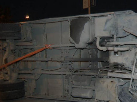 Ziya Bünyadov prospektində yük maşını aşdı - FOTO