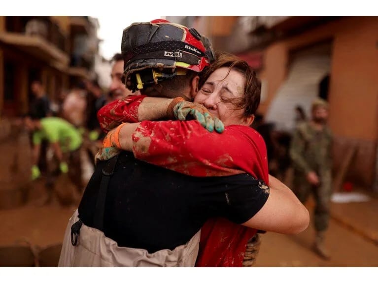 İspaniya yaralarını sağaltmağa çalışır: Fəlakətdən möcüzəvi şəkildə xilas olanlar var