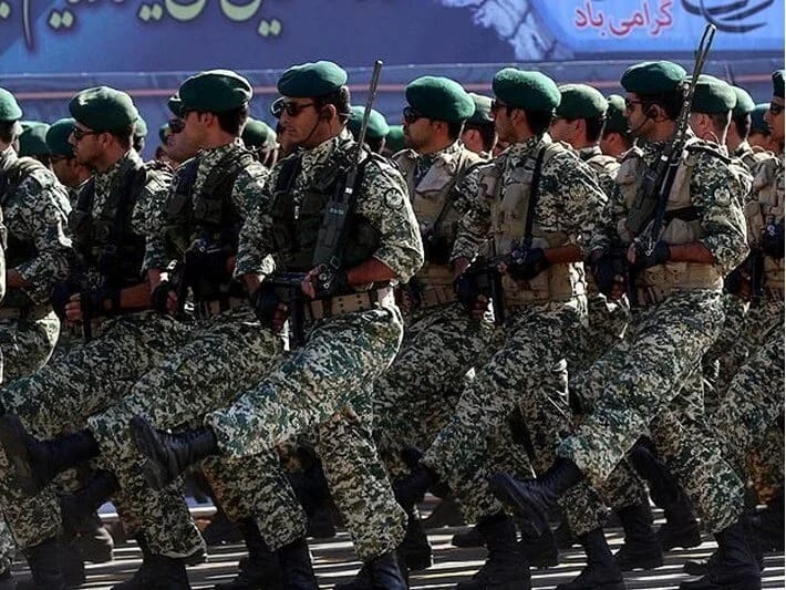 Tramp qələbəni elan edərkən, İran müharibəyə hazır olduğunu bildirir