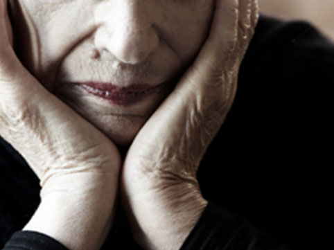 Evini əxlaqsızlıq yuvasına çevirən 65 yaşlı qadına 