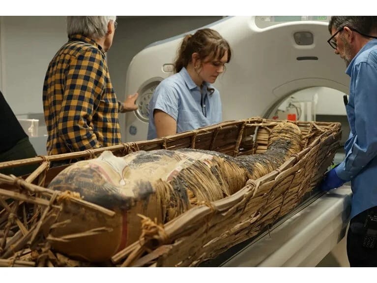 Rentgen 3 min illik mumiyanın sirrini həll etdi