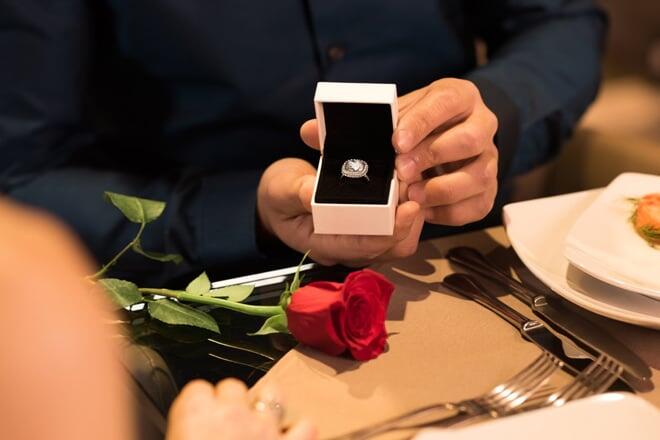 Sevdiyi qıza son model 