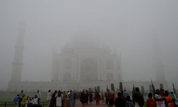 Tac Mahal qatı dumandan görünməz oldu - məktəblər bağlandı - FOTO