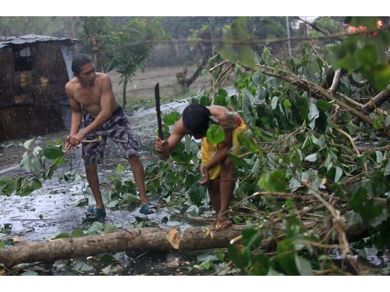 Filippini tayfun vurdu: 1,2 milyon insan təxliyə edildi 
