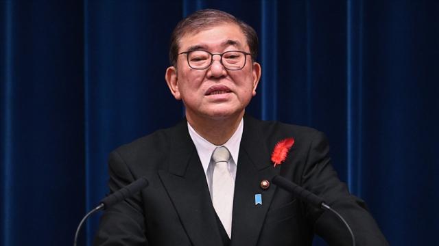 Yaponiyanın baş naziri İşiba tıxacda qaldıqdan sonra APEC Sammitində ailə şəklinə daxil ola bilməyib