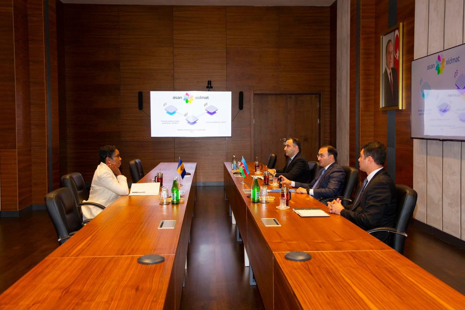 Barbadosun dövlət xidmətlərinə məsul naziri 