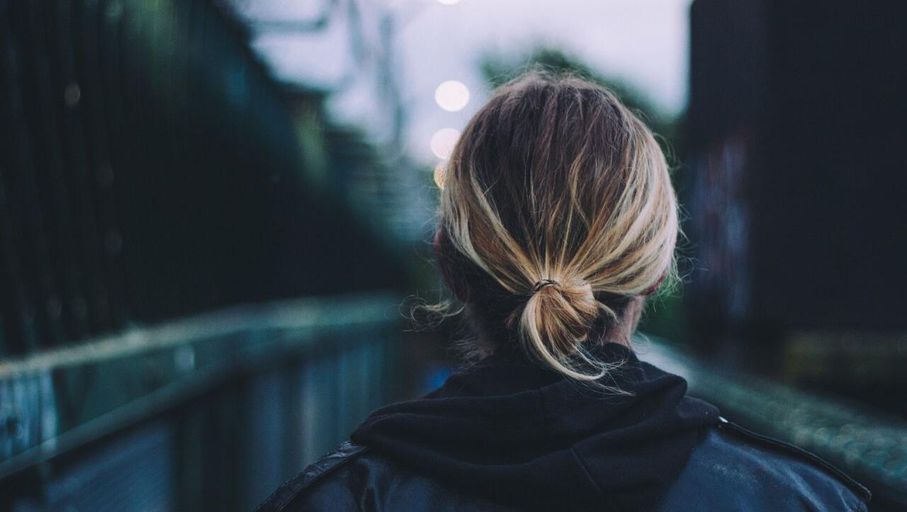 Yalvarışlara baxmayaraq evdən qovulan hamilə qadın ərini öldürdü - Məhkəmə