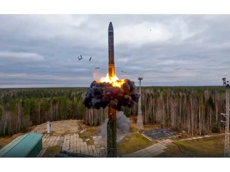 Müharibə qızışır: Rusiya Ukraynada ABŞ və Britaniya silahlarına qarşı ilk dəfə qitələrarası ballistik raketlərdən istifadə etdi!