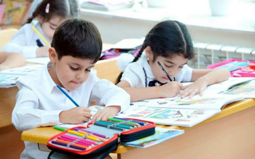 В общеобразовательных учреждениях Азербайджана после осенних каникул начались занятия