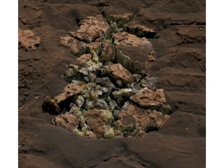 Marsın sirri heç vaxt bitmir! Təsadüfən qırılan daş alimləri təəccübləndirib