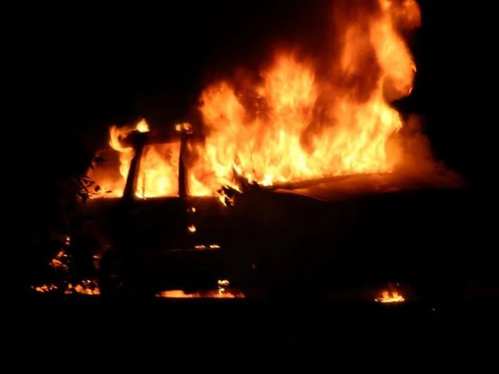 Mafiyanın oğlu yanmış avtomobildə ölü tapıldı!