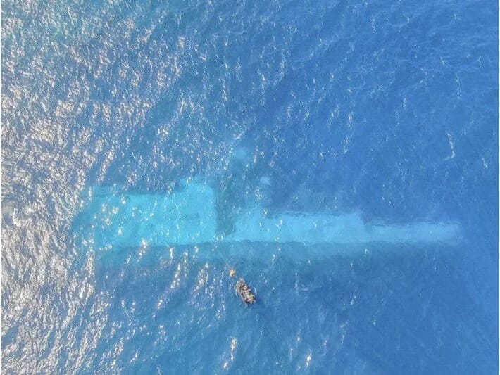 Döyüş gəmisini batıran səhv: Sürətini saxlaya bilməyib qəzaya uğradı!