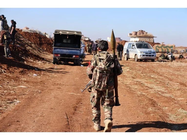 Suriyada son vəziyyət: Suriya Milli Ordusu Təl Rıfata daxil olub, Rusiya təyyarələri müxalifəti bombalayır, Kürdlər təxliyə edilir 