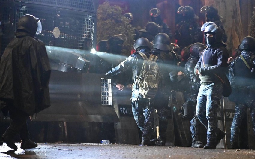 Ötən gün Tbilisidə keçirilən mitinq zamanı 34 nəfər saxlanılıb, 12 polis yaralanıb