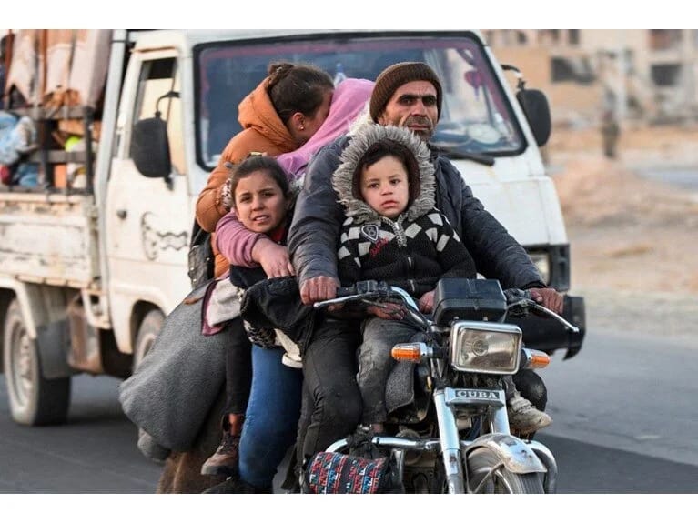 Artıq 50 minə yaxın suriyalı evlərindən didərgin düşüb