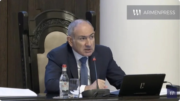 Paşinyan: “Dünya erməniləri əzilən xalq kimi qəbul edir”