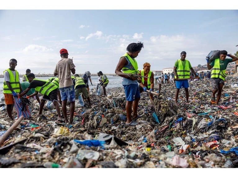 Qərb parça tullantıları Qana çimərliklərini təhdid edir!