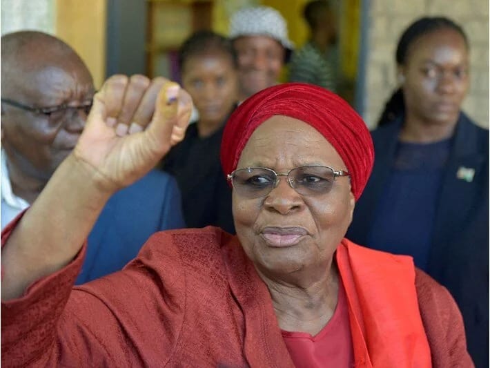 Namibiya ilk qadın prezidentini seçdi