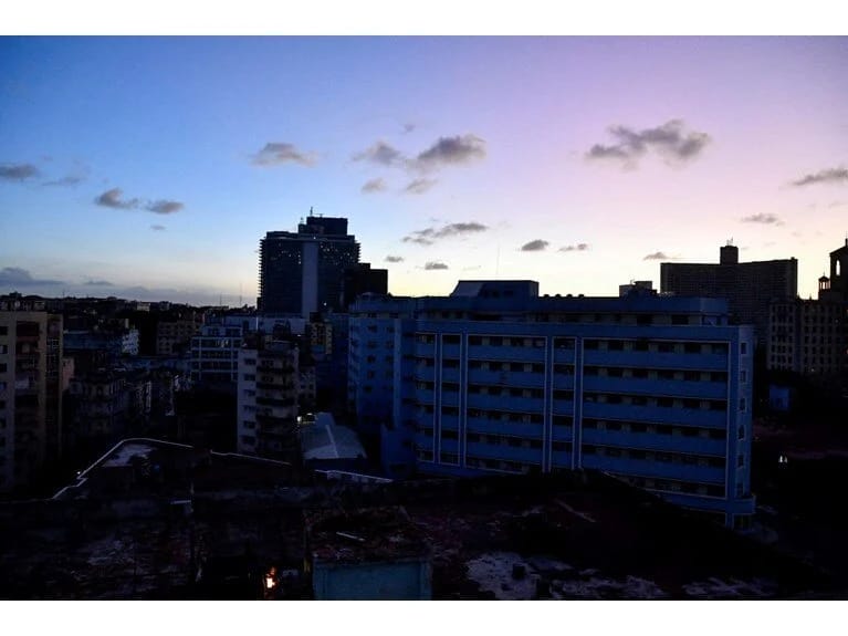 Kuba qaranlığa qərq oldu