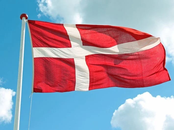 Danimarkada yeni qanun: Xarici bayraqlara məhdudiyyətlər qoyuldu