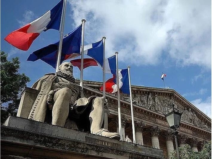 Fransada əlil müsəlman qadına irqçi hücum olub