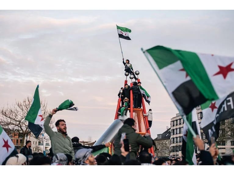 Avropadakı suriyalılar Baas rejiminin devrilməsini qeyd edirlər