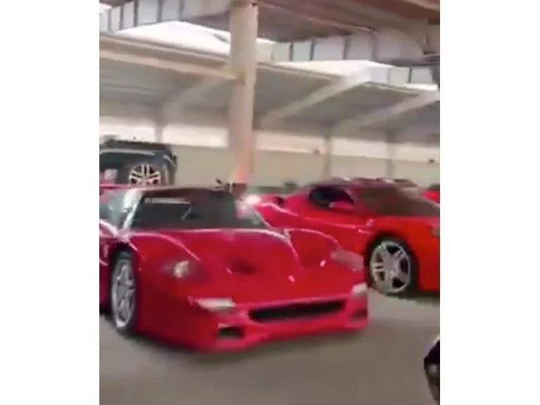 Əsədin sarayında talan başladı! Lüks avtomobillərə ilk dəfə baxıldı