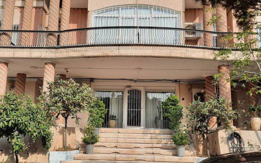 İranın Suriyadakı səfirliyi işini bərpa edib