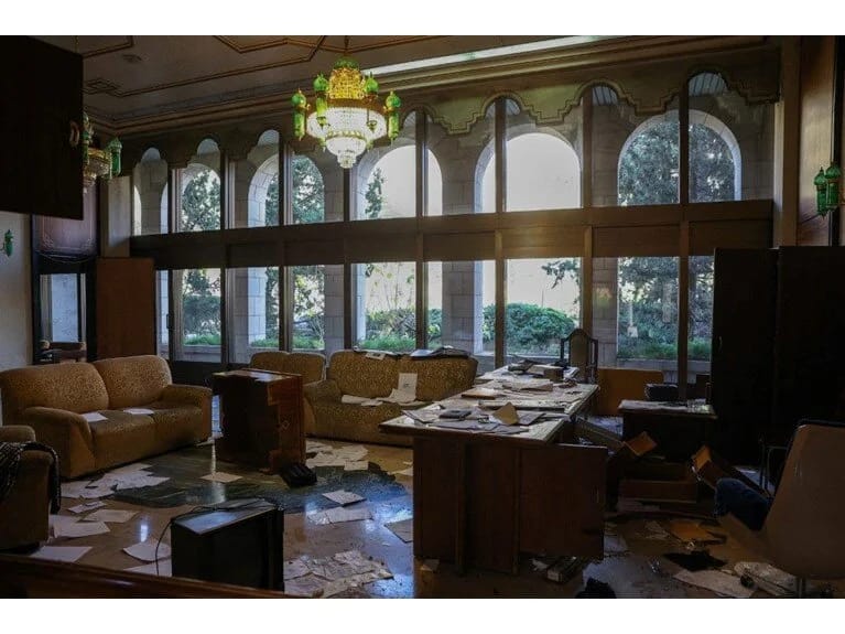 Suriyalılar Dəməşqdə devrilmiş lider Əsədin evini aşkar ediblər