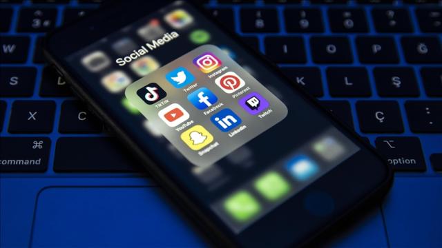 Avstraliya rəqəmsal platformaları yerli xəbərlər üçün pul ödəməyə məcbur edir