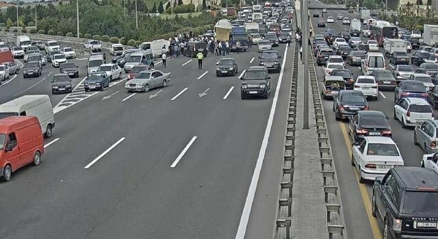 Bakıda baş verən qəzanın ANBAAN VİDEOSU