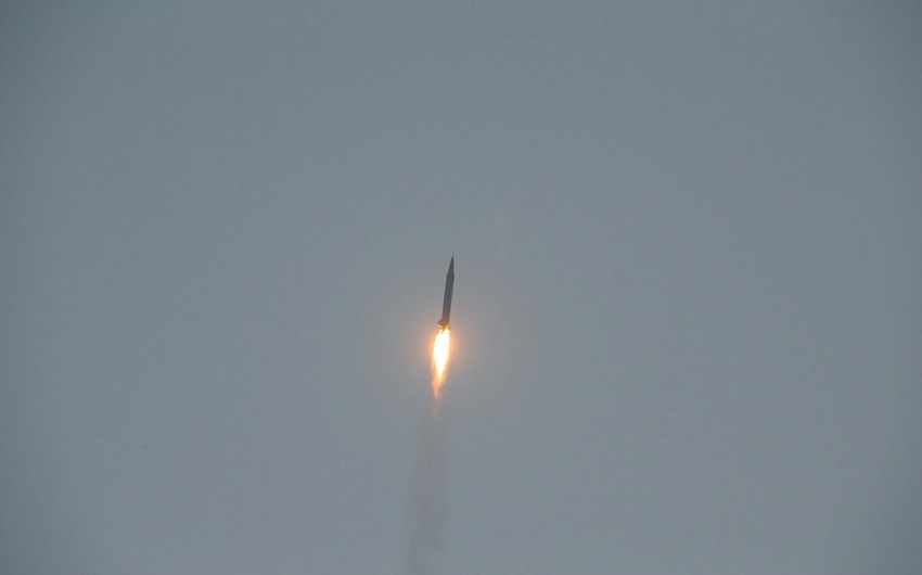 Yəmən İsrailin mərkəzinə raket zərbələri endirib, yaralılar var