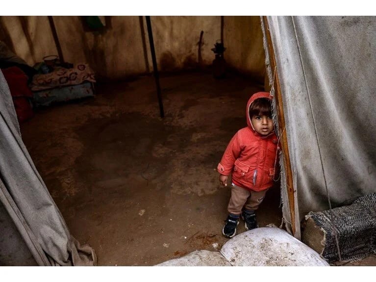 Qəzzada uşaq olmaq: Körpələrin donaraq öldüyü şəhər 