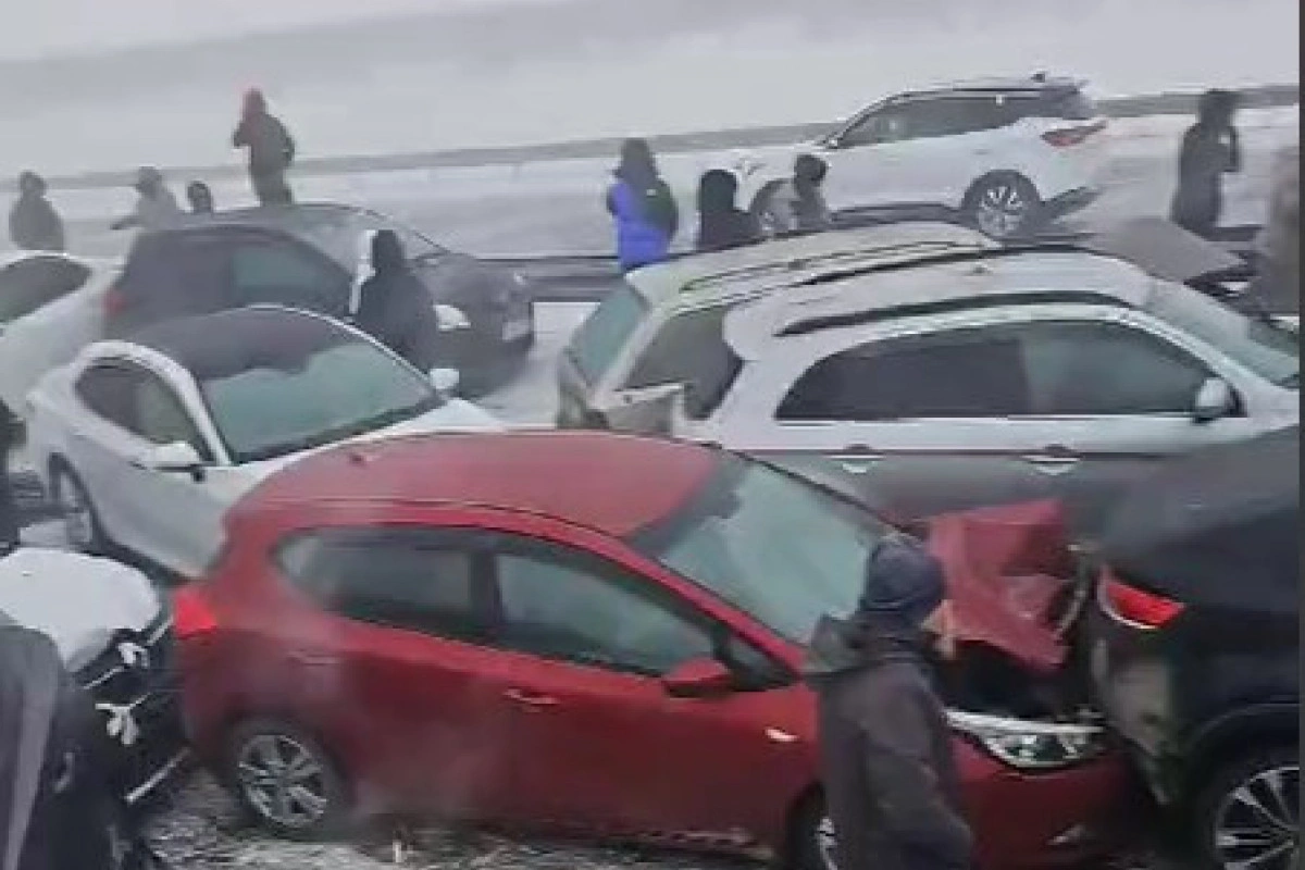 Qazaxıstanda 40-a yaxın avtomobil toqquşdu - Hadisə yerindən GÖRÜNTÜLƏR