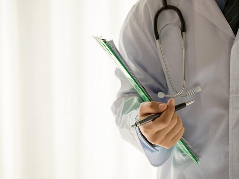 Azərbaycanda tanınmış həkimin qızı ərini amansızlıqla öldürdü - Təfərrüat