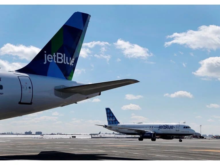 Sərnişin təyyarəsində iki nəfər ölü tapılıb: Hadisə sirr olaraq qalır 