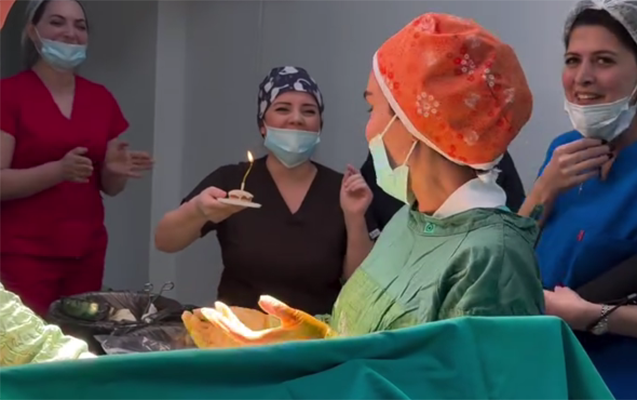 Tanınmış klinikada qəribə olay: əməliyyatın ortasında ad günü qeyd etdilər- VİDEO