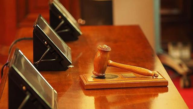 İran: Casusluq ittihamı ilə saxlanılan İsveçrə vətəndaşı intihar edib