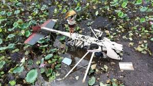 Avstraliyada təyyarə timsahlarla dolu çaya düşdü