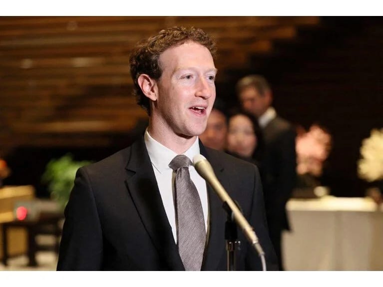 Zukerberqdən WhatsApp etirafı: CIA mesajlarınızı oxuya bilər! 