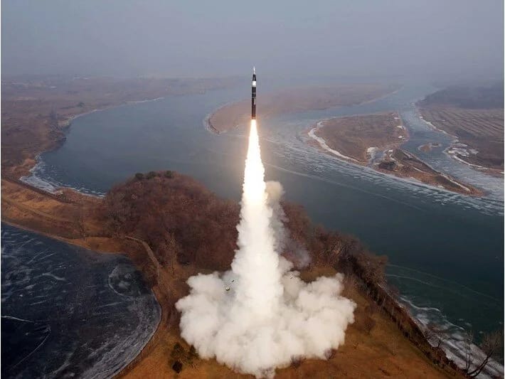 Şimali Koreya bir neçə ballistik raket buraxıb: Cənubi Koreya və Yaponiya həyəcan vəziyyətindədir