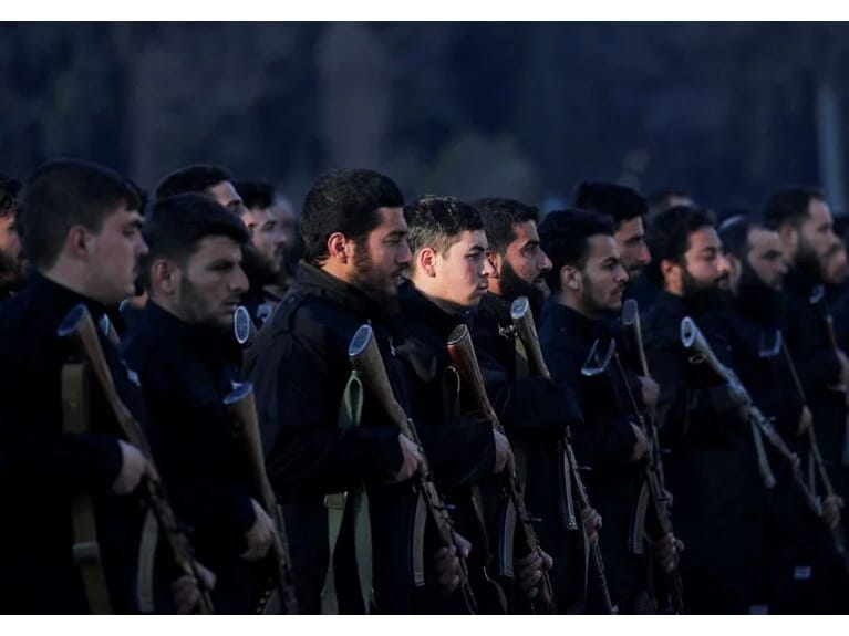 Əsəd tərəfdarlarını ovlayırlar: Yeni Suriyanın ilk polisləri vəzifəyə hazırdır!