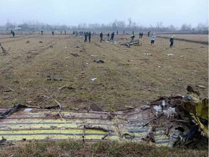 İranda təlim təyyarəsi qəzaya uğrayıb: 3 nəfər ölüb