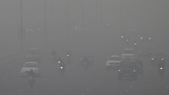 Hindistanda havanın çirklənməsi: Dehlidə hibrid təhsilə başlanılır 