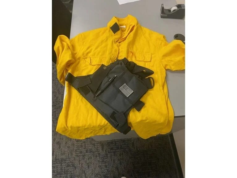 Los-Ancelesdəki yanğınlar zamanı yanğınsöndürən qiyafəsində olan iki nəfər saxlanılıb