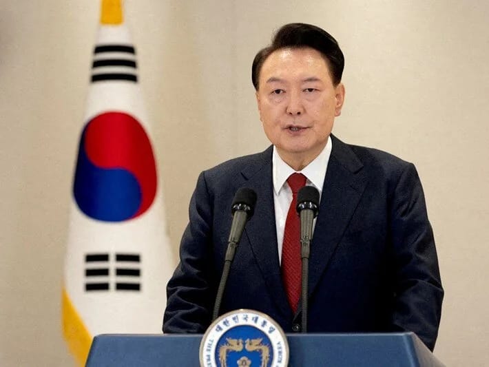 Cənubi Koreyada hərbi vəziyyət böhranı: Yüksək rütbəli komandirlər işdən çıxarıldı 