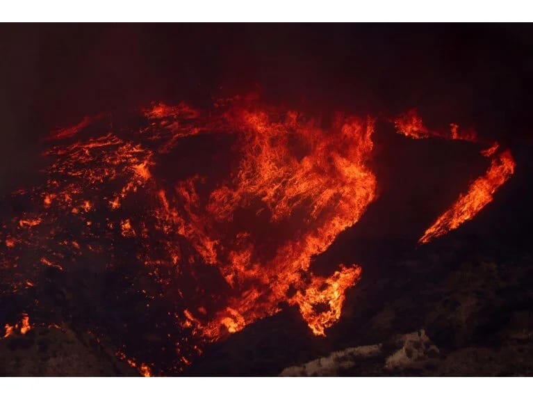 Trampın səfərindən əvvəl Los-Ancelesdə yeni yanğın