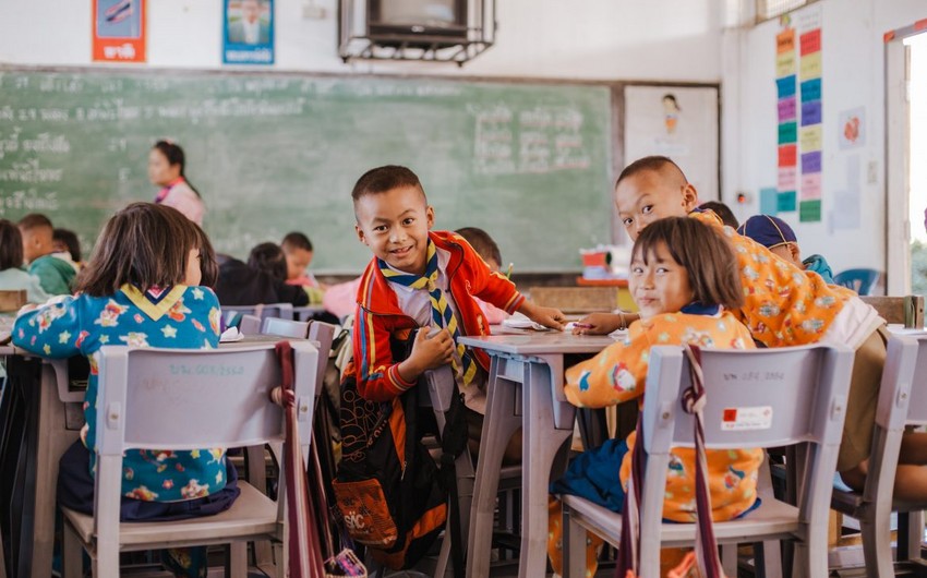 Tailandda 350-dən çox məktəb bağlanıb, insanlara evdən işləmək tövsiyə edilib