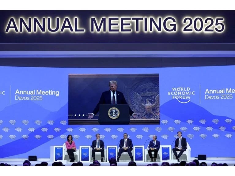 Tramp Davosda videokonfrans vasitəsilə iştirak edib: Neft qiymətlərini aşağı salacağam