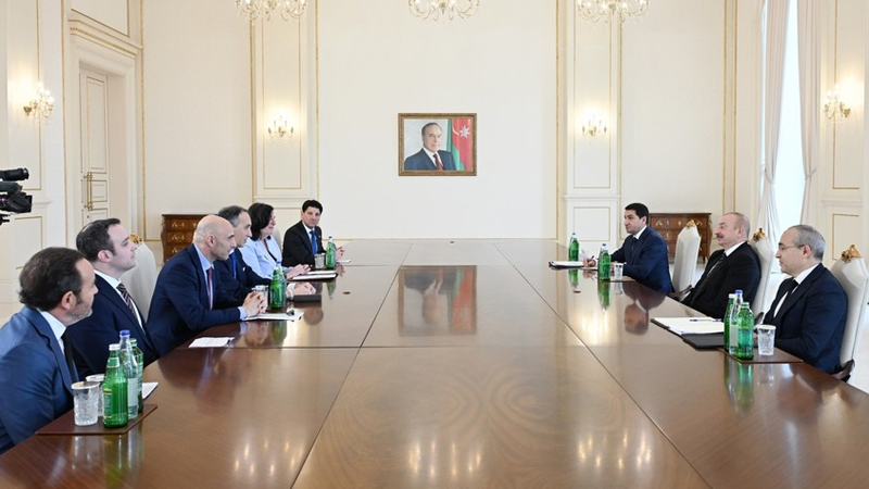 İlham Əliyev İsrail İqtisadi Forumunun həmtəsisçisini qəbul etdi (YENİLƏNİB)